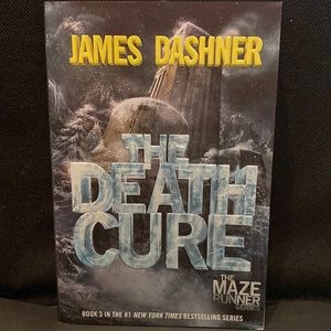 James Dashner- “The Maze Runner Series- The Death Cure” (Book 3)used